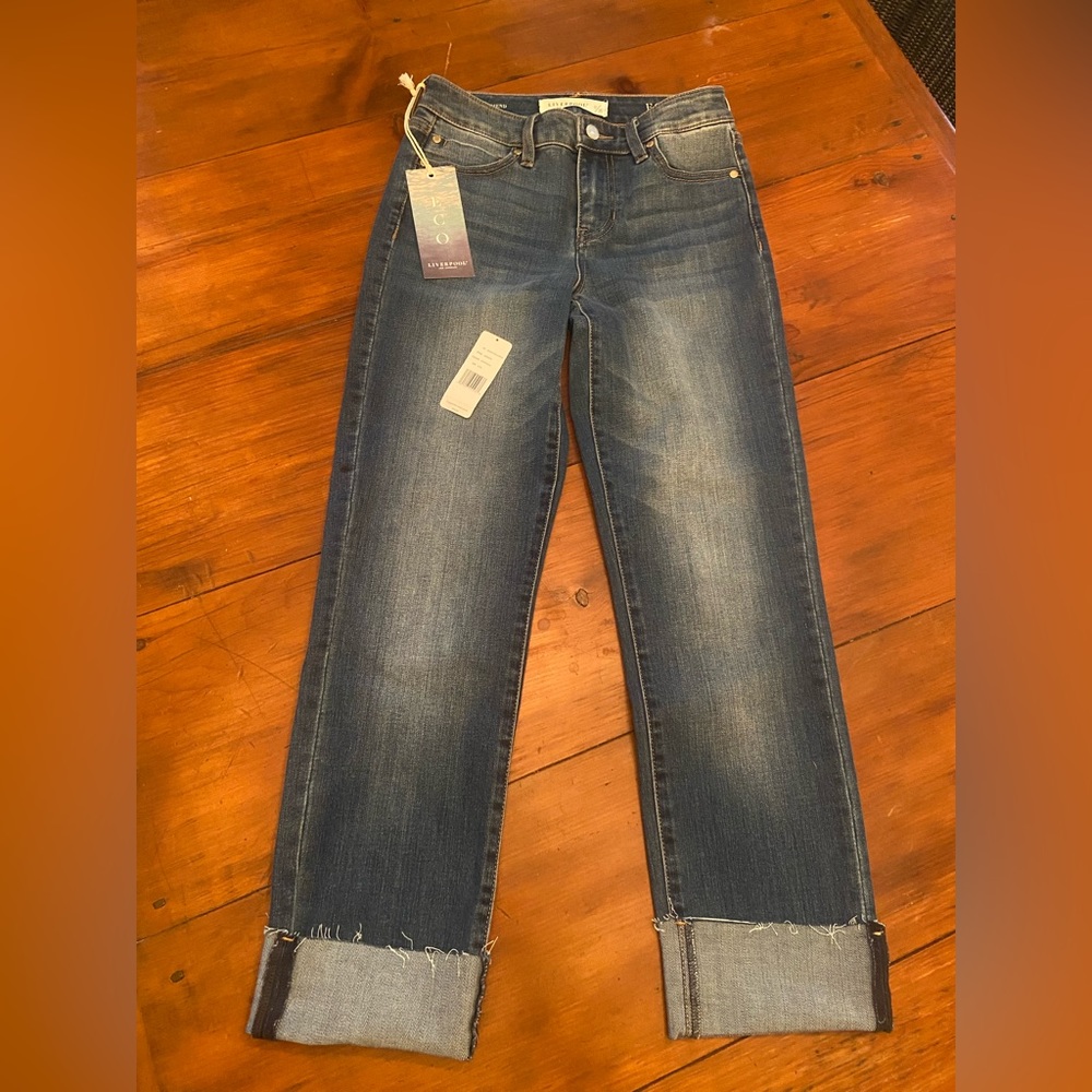 Liverpool Marley Jeans. Never worn with tags. (Removed)  Really cute jeans.